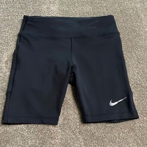 Nike biker shorts w/ pockets- S